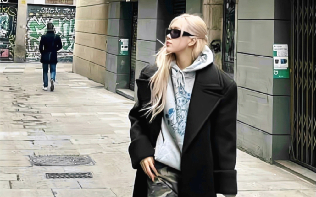 朴彩英 | 大衣 卫衣=拿捏