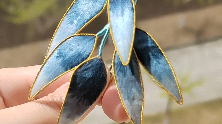 绒花竹叶胸针
