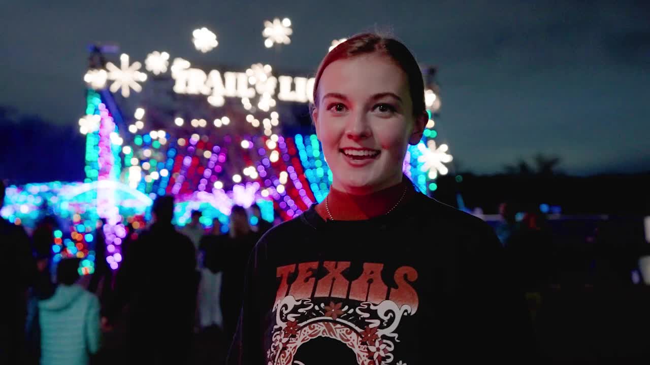 [图]Austin Experience: Trail of Lights