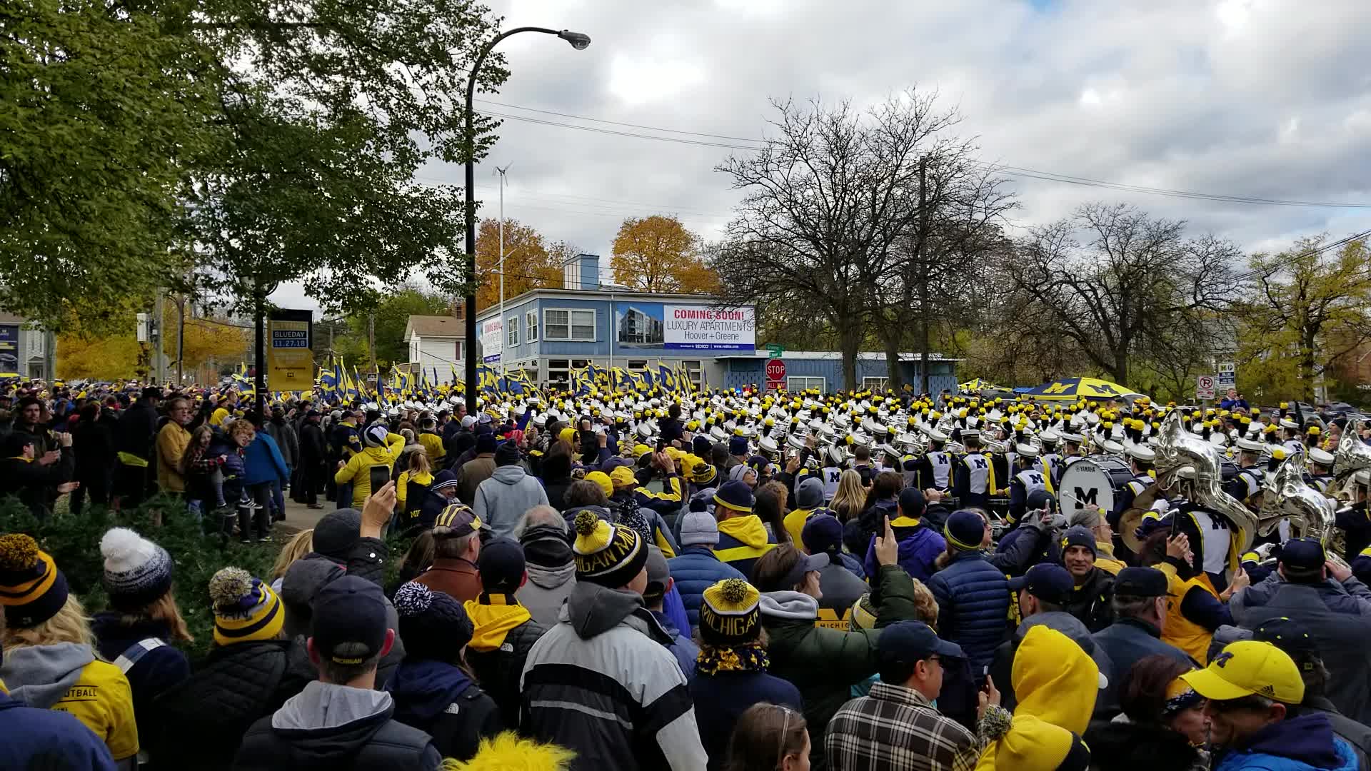 [图]University of Michigan - Hail to the Victors