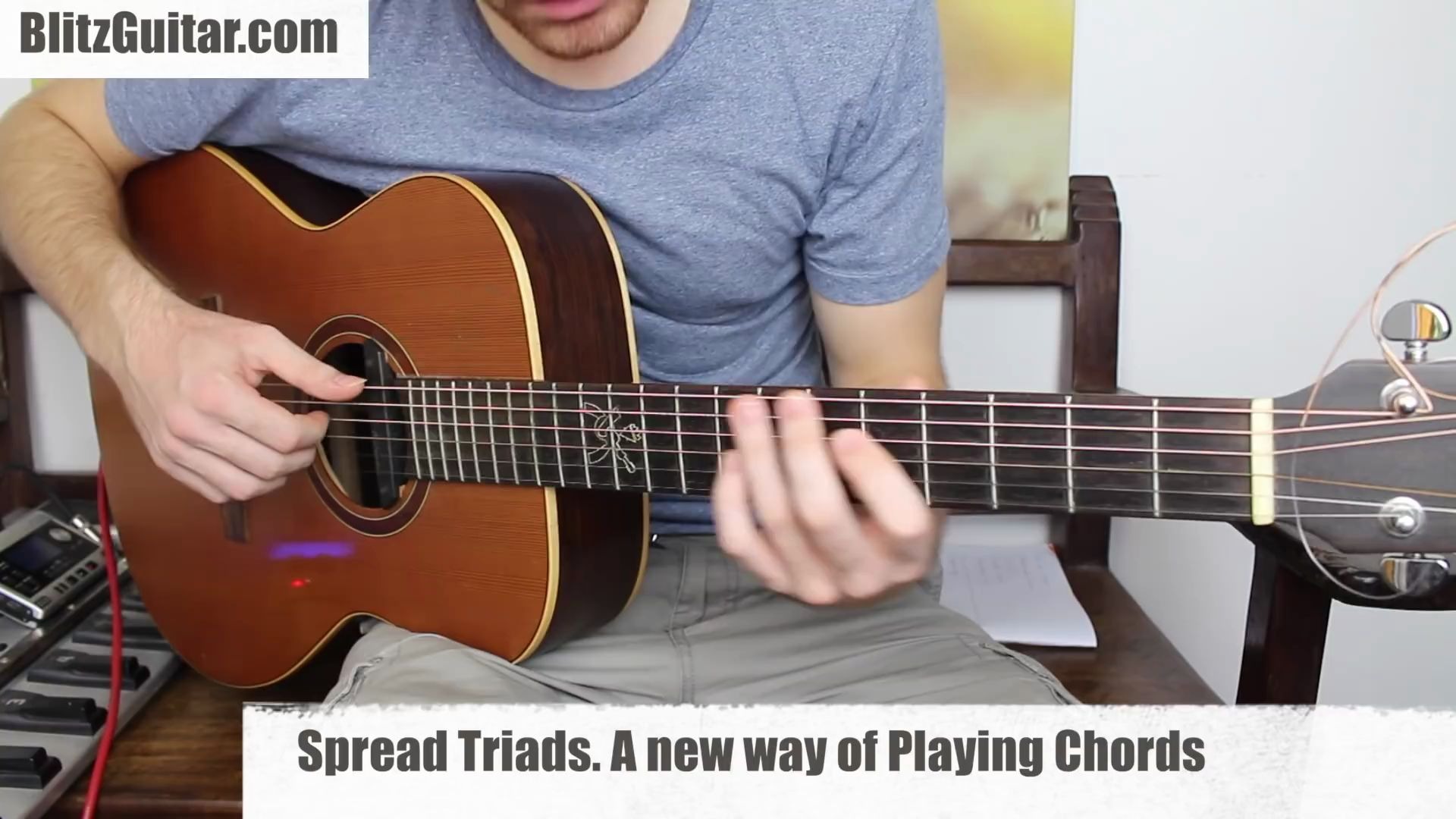 在吉他上弹奏三和弦的新方法