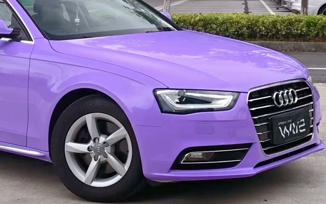奥迪紫色轿车图片图片