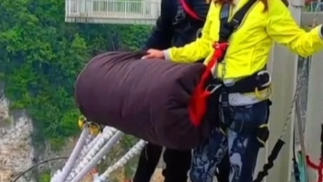 张家界蹦极
