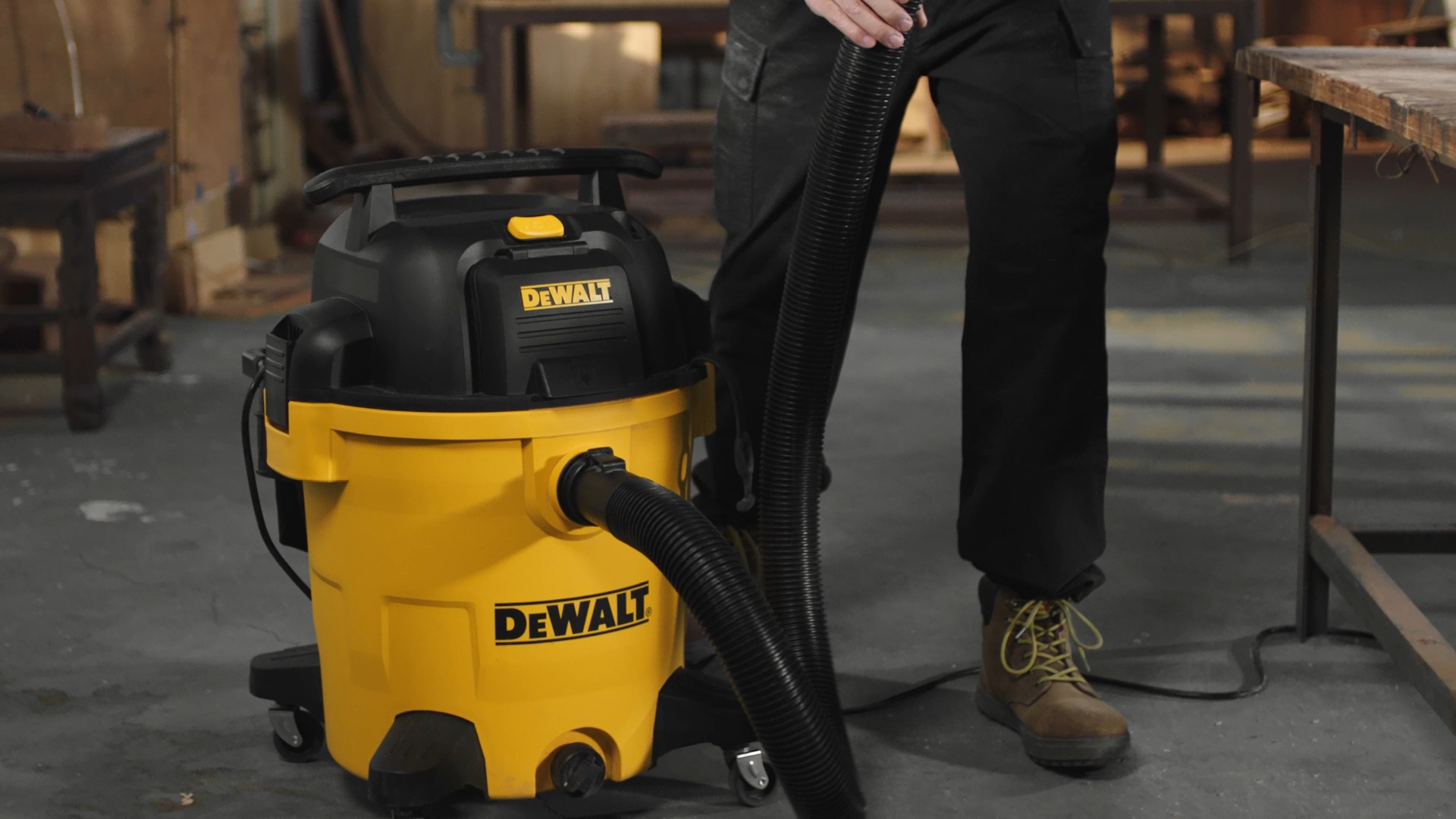 dewalt得伟dwv106/dwv112干湿两用工业吸尘器简介