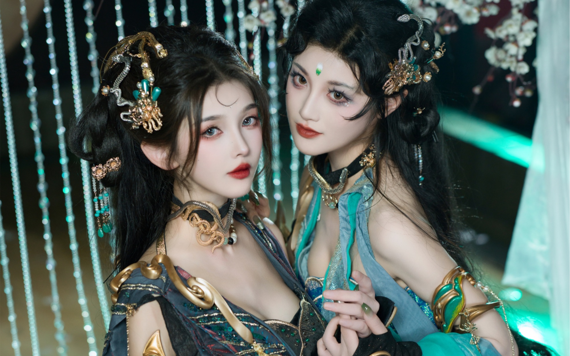 "姐姐,你总说人间有情……可是情为何物?"逆水寒青蛇cos