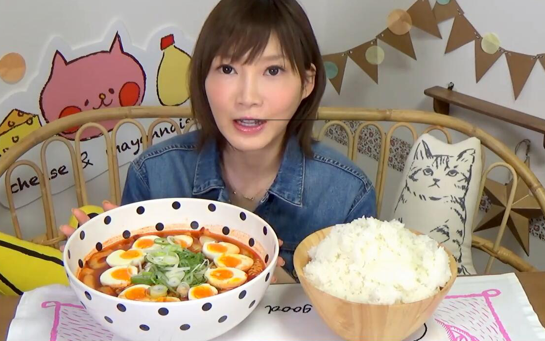 【 吃货木下】老婆吃韩国辣酱方便面4袋 米饭5合