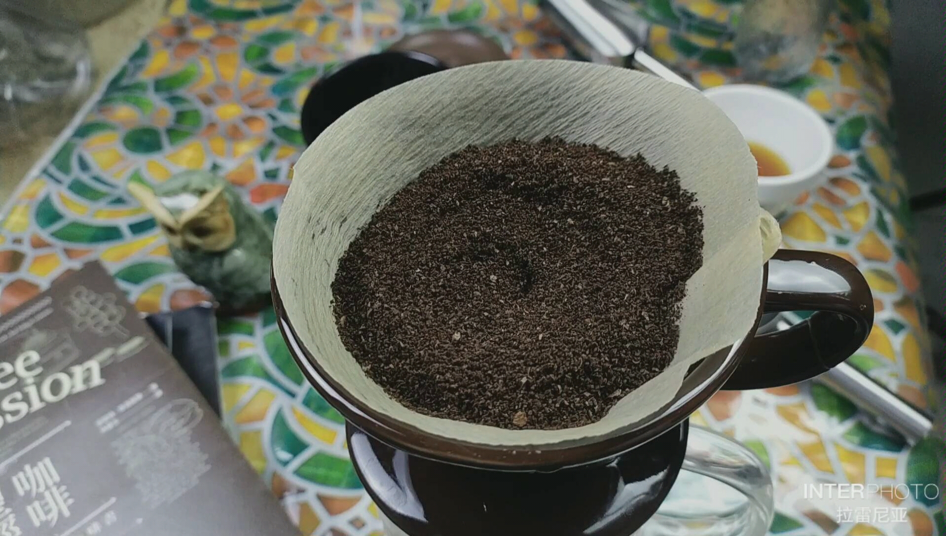 快速手冲咖啡全过程,40克中度研磨中深烘焙咖啡粉,萃取600毫升,近三