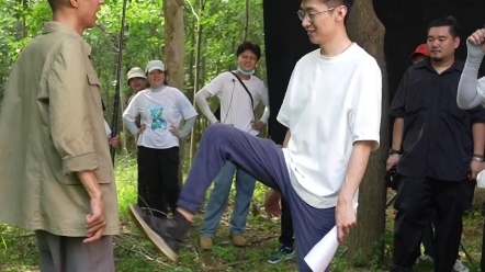 付航当演只鼓励对手真踢裆，最后竟倒地不起