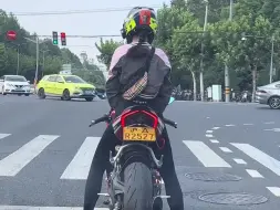 Скачать видео: 夏天的杜卡迪太可怕了