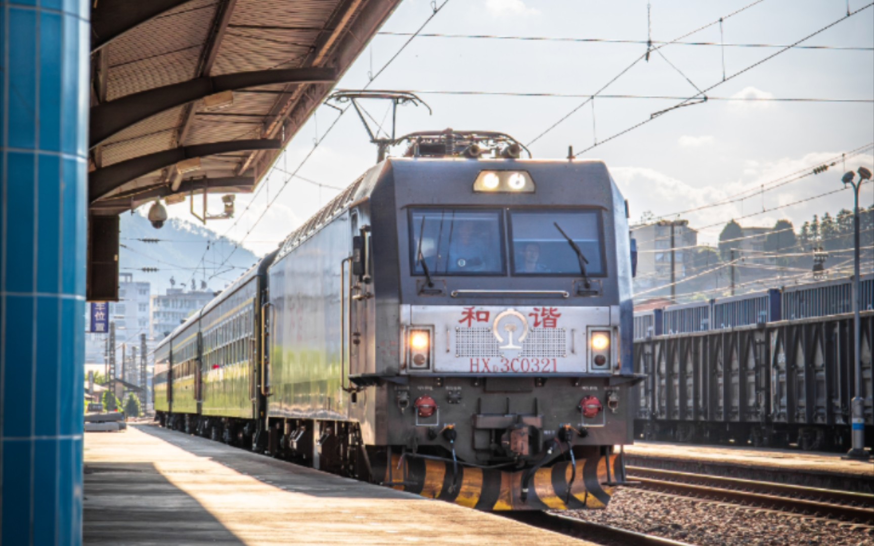 北鹰厦绿皮车k6221进顺昌站