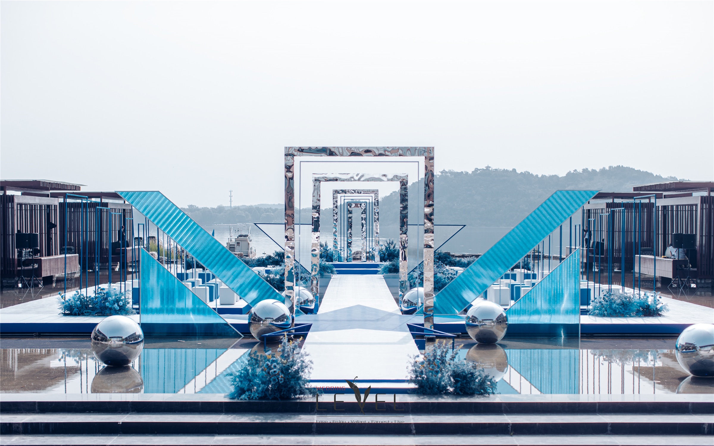 时尚感爆棚的水台婚礼|北京户外婚礼