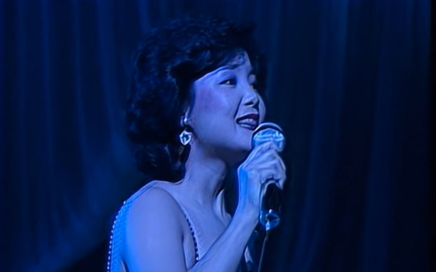 母带级画质】邓丽君 teresa teng - 千言万语 · 襟裳岬(1982年