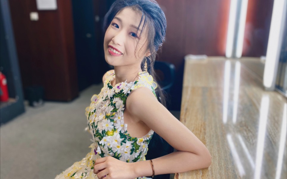 赵方婧cctv3现场直播2020唱过夏天芒种