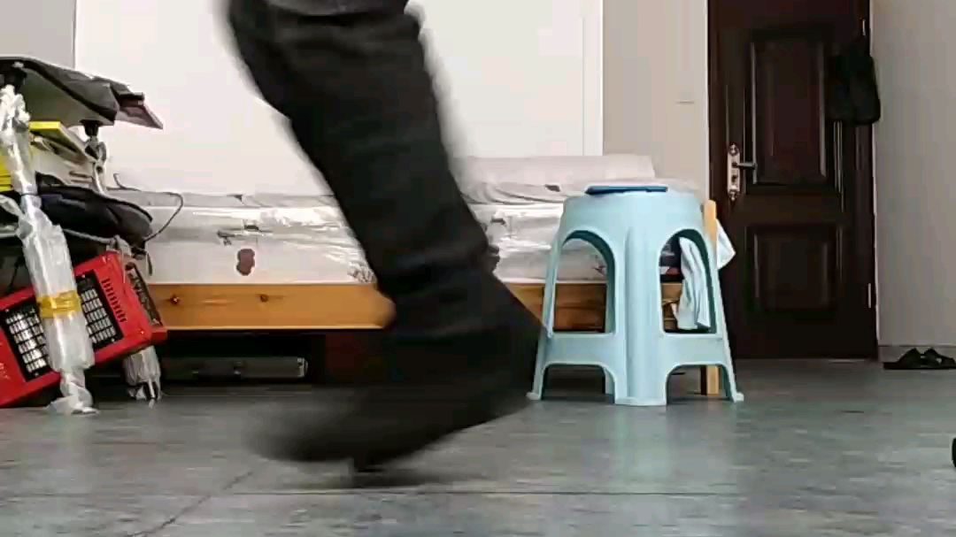 模仿阿里蝴蝶步