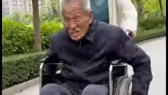 英雄联盟玩家老了就这样：冲刺！