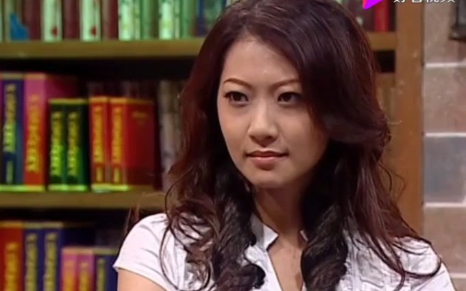 dr维多利亚被暗黑大帝控制开始帮暗黑大帝对付萌学园又与吸血大王达成