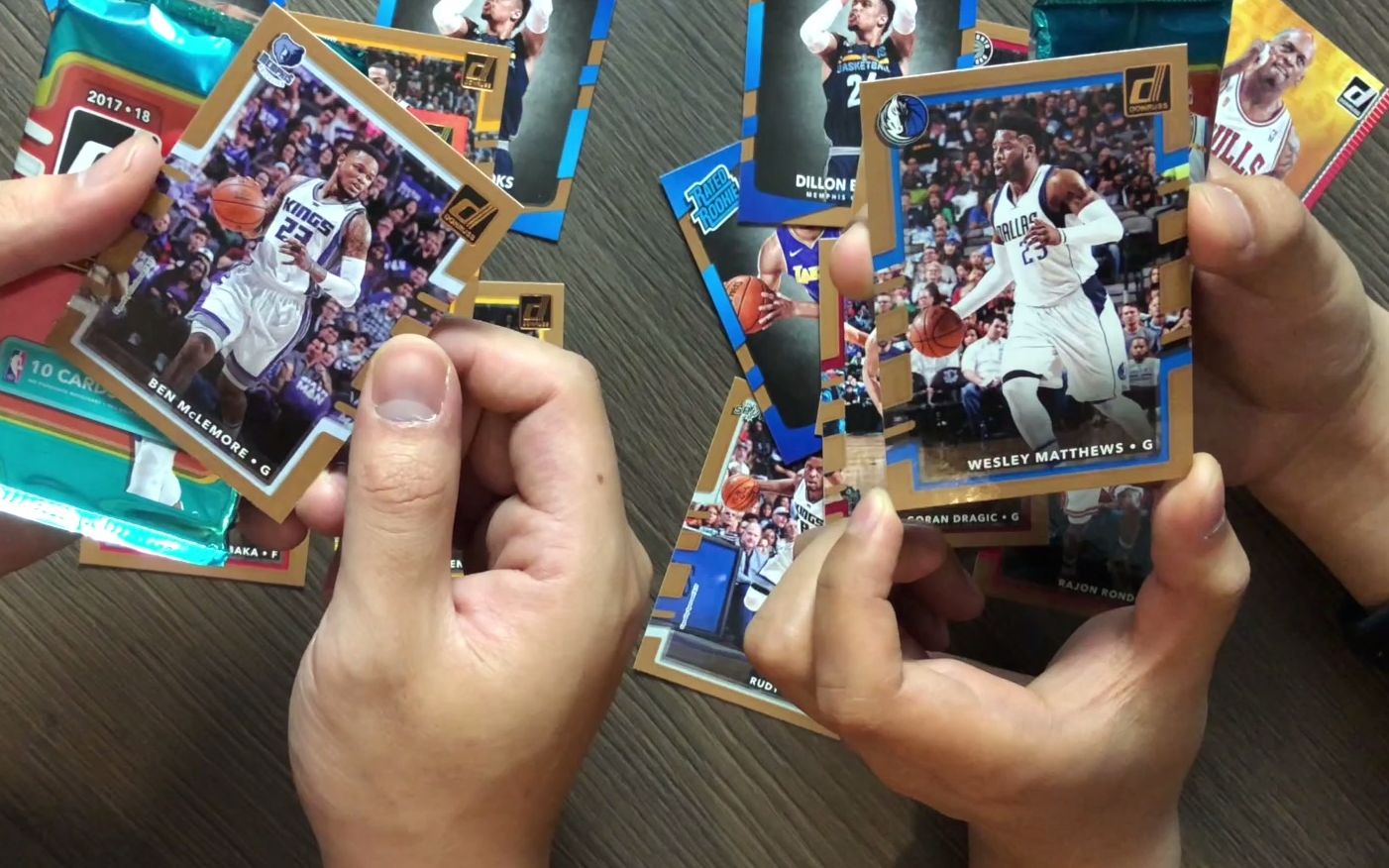 【球星卡幸运盲盒开箱】拆开第一张就注定是对决的球星卡