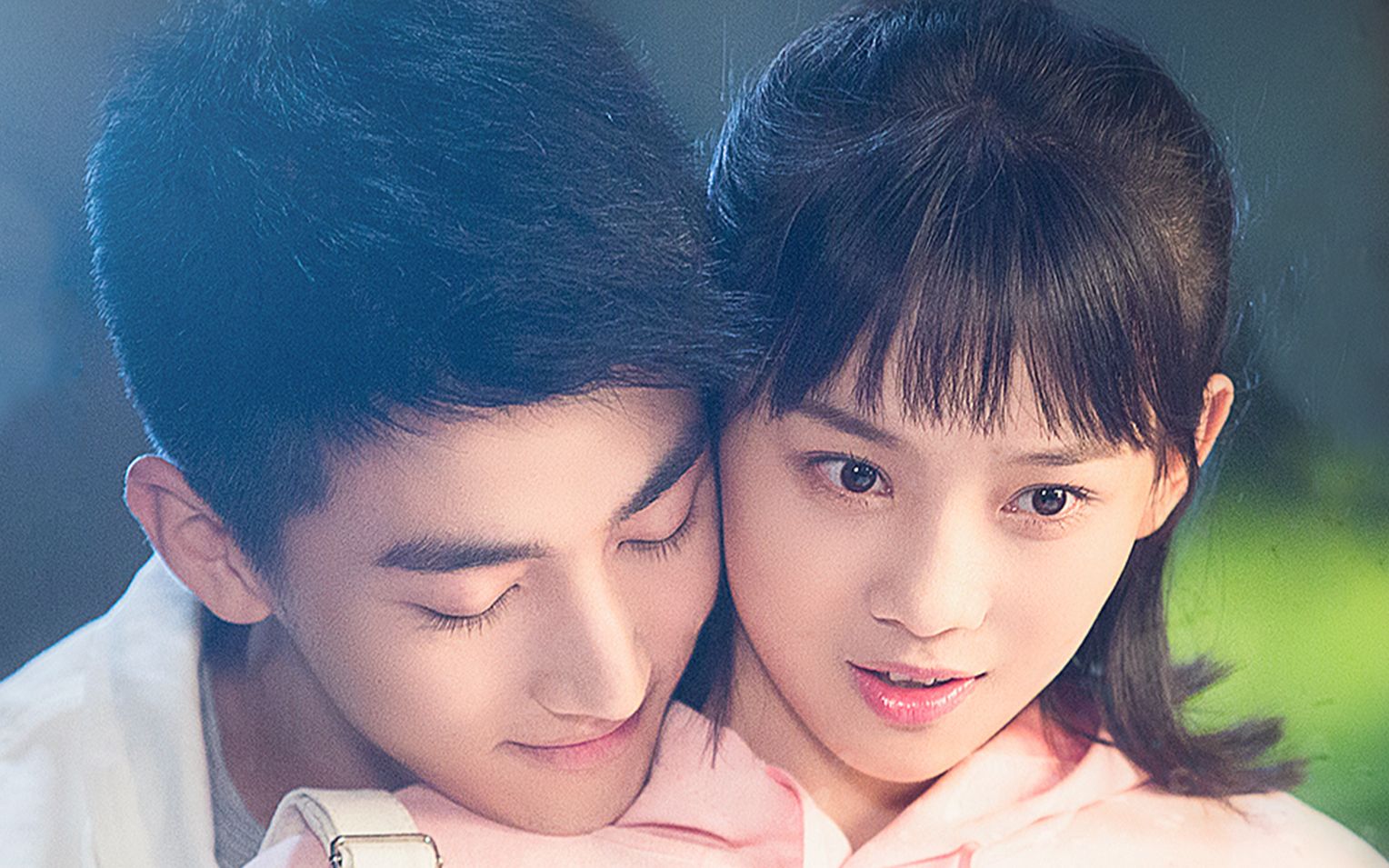 《满满喜欢你》左岸醉酒太可爱,抱着顾小满要亲亲,小满羞涩回吻