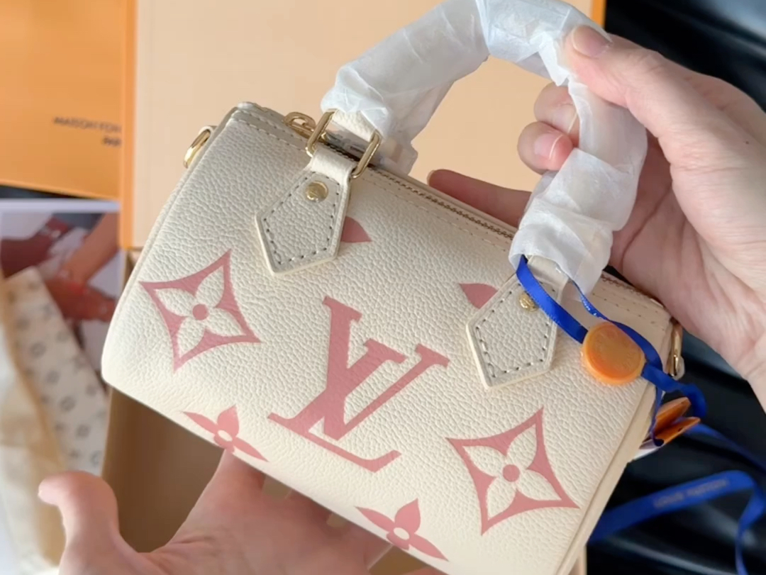 分享一款顶级高仿路易威登l v草莓奶昔高仿包包哪里有卖