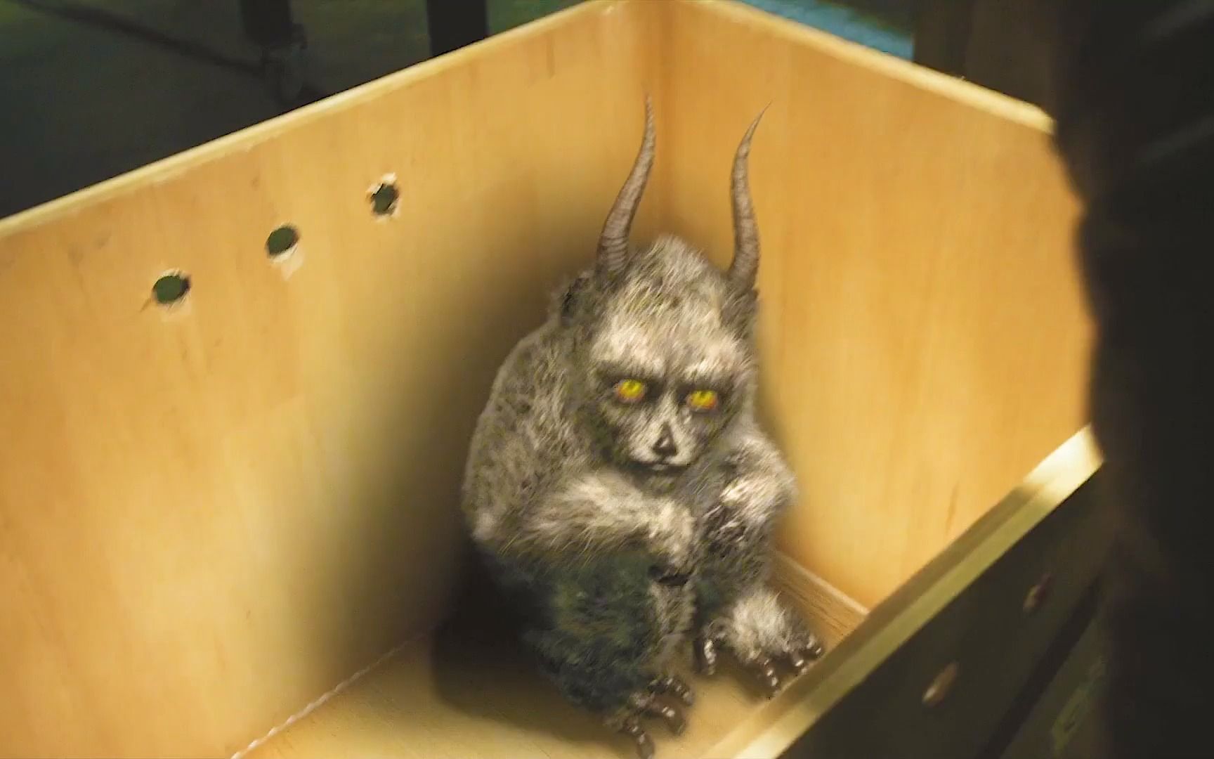 恶魔猴子被寄生,发疯攻击人类