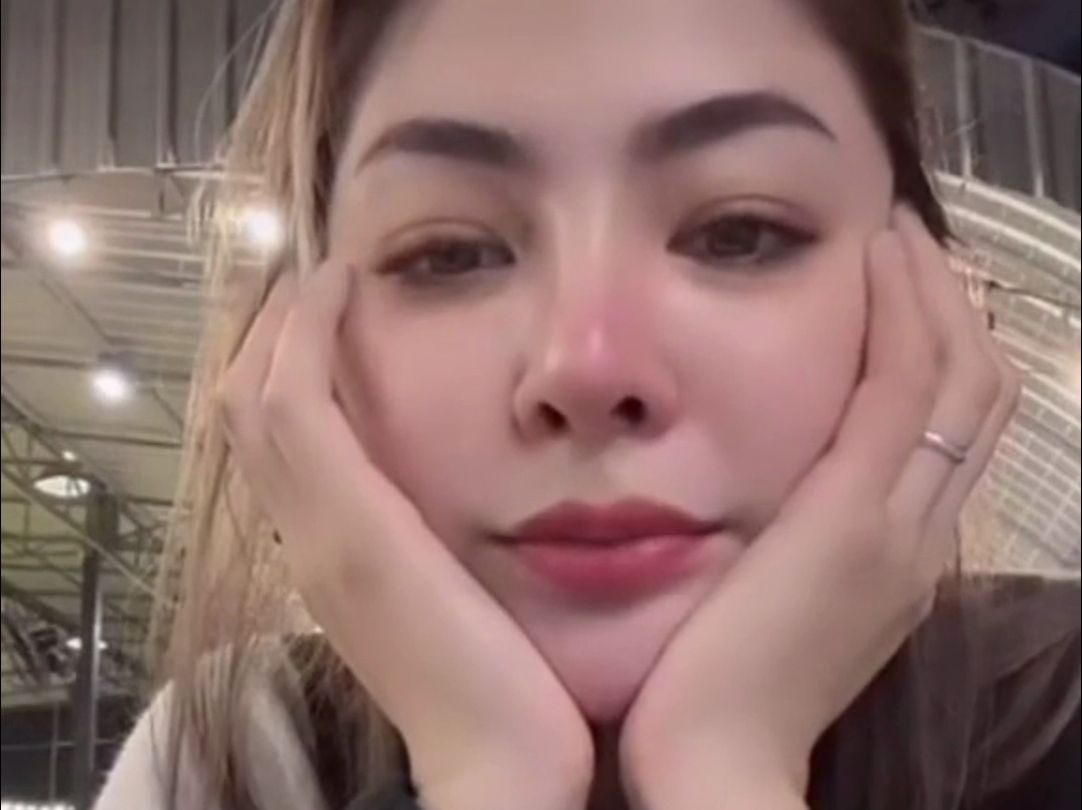 【中字】faye:什么?问我手指好不好看.