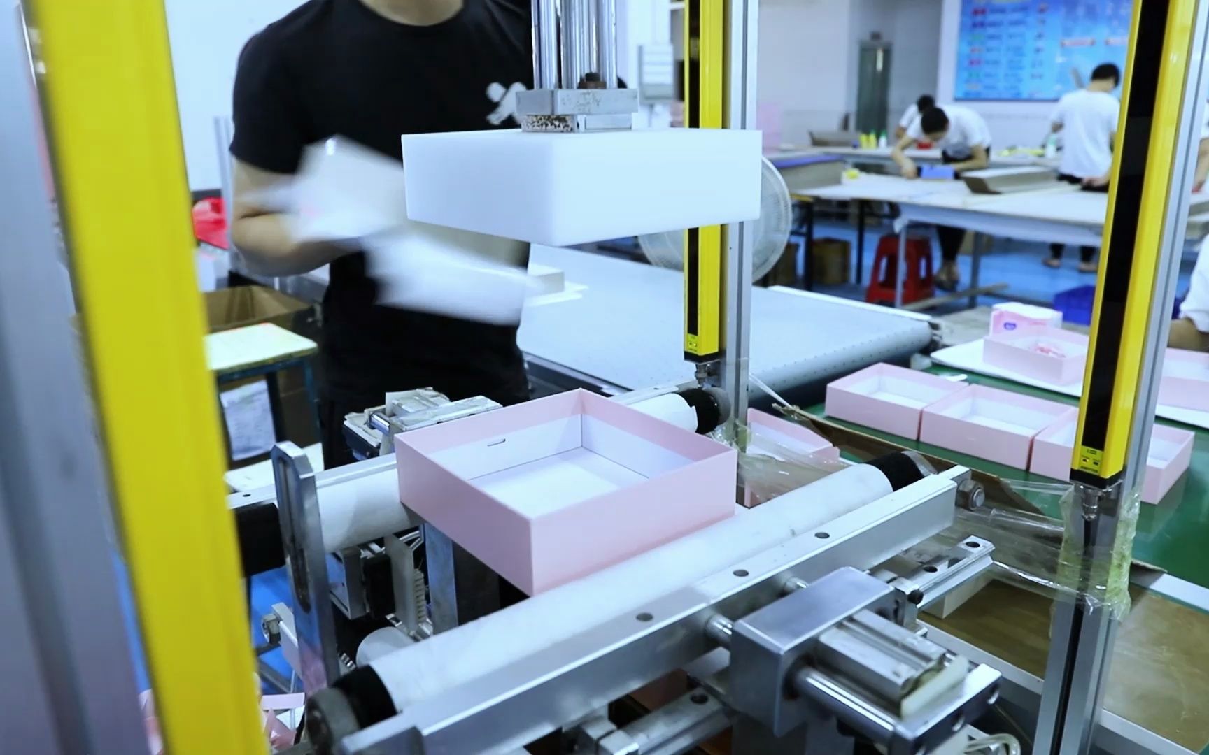 东彩印刷-生产车间 (6)