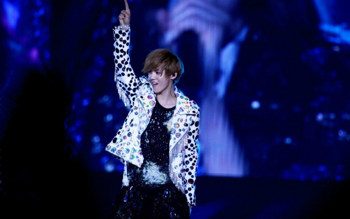 [图]120609 鹿晗 DJ Got Us Fallin' InLove 台湾smtown foucs