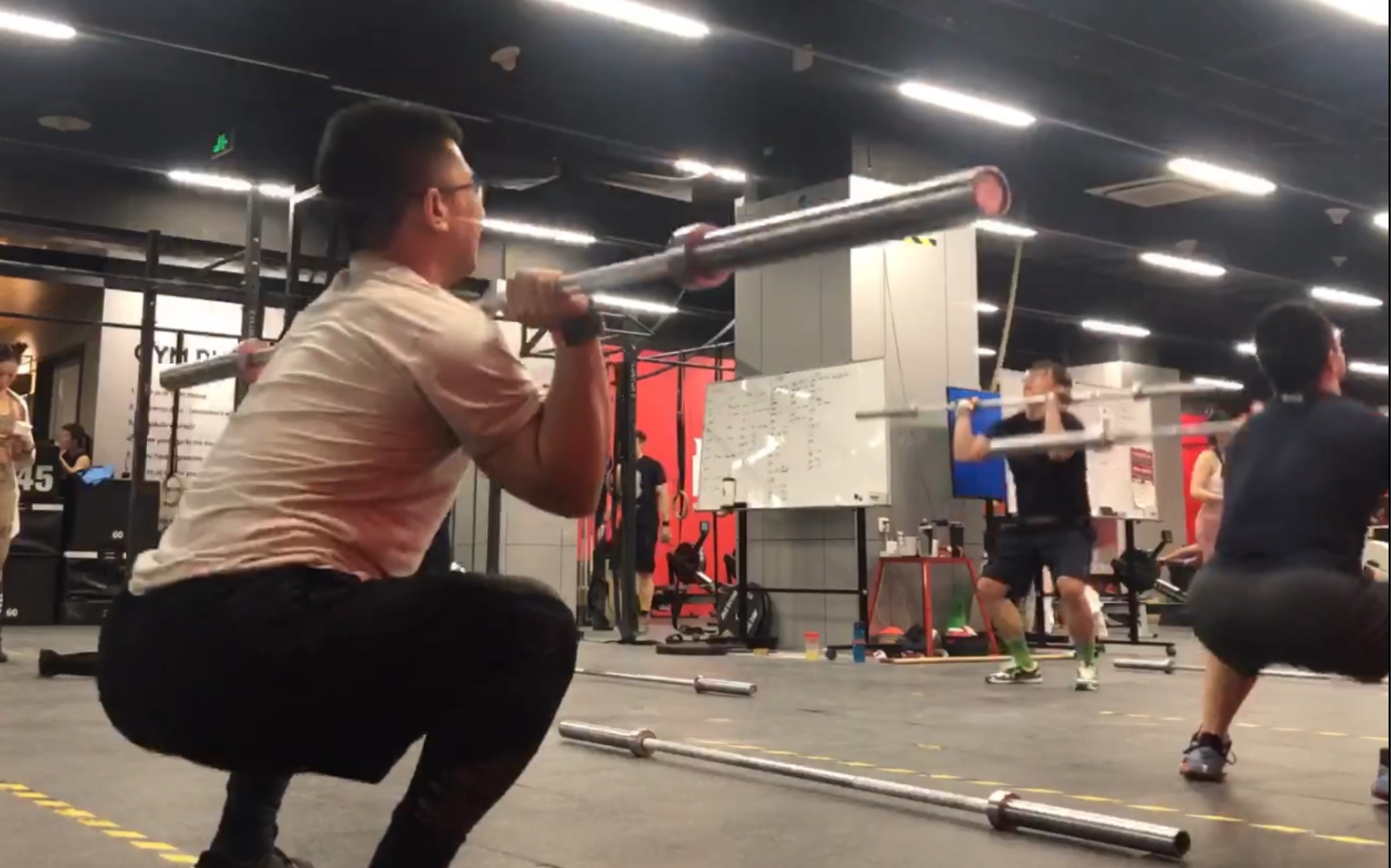 20kg火箭推50个对于练过bodypump的来说并不太辛苦