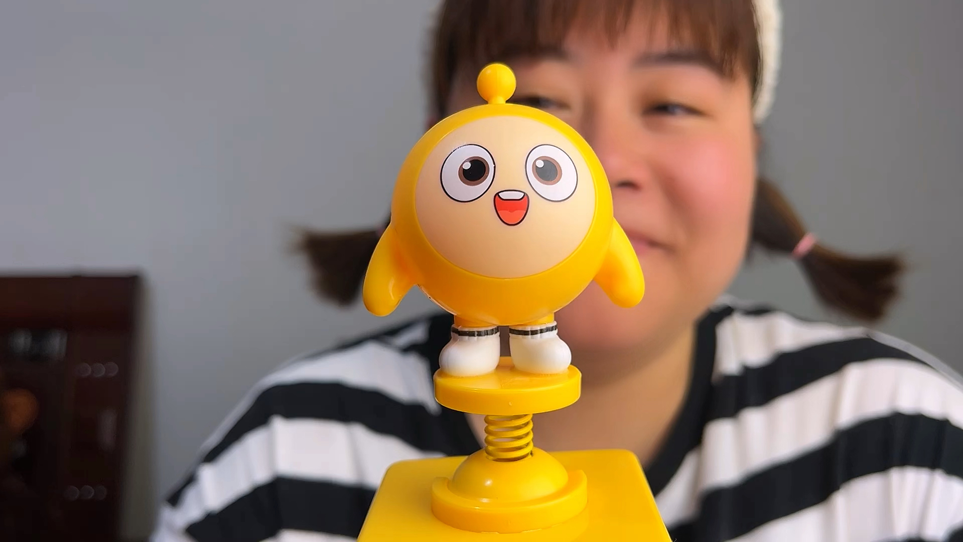 阿钟今天来吃三款摇摇头糖果食玩