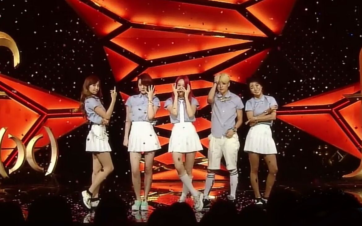 【f(x)】rum pum pum pum (初智齿) - 130804 sbs 人气歌谣_哔哩哔哩