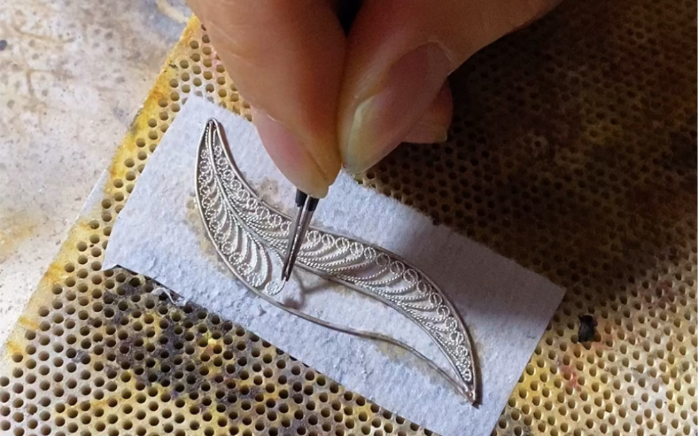 花丝镶嵌手工教学作品填丝胸针