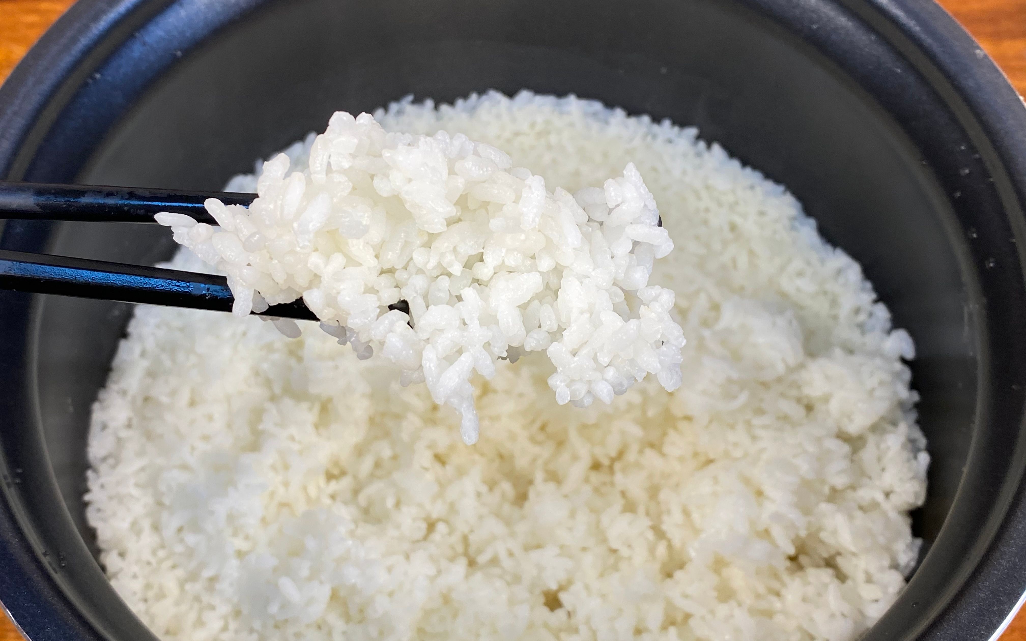 蒸米饭不要只放水了,大厨教你一招,蒸的米饭香弹好吃不粘锅