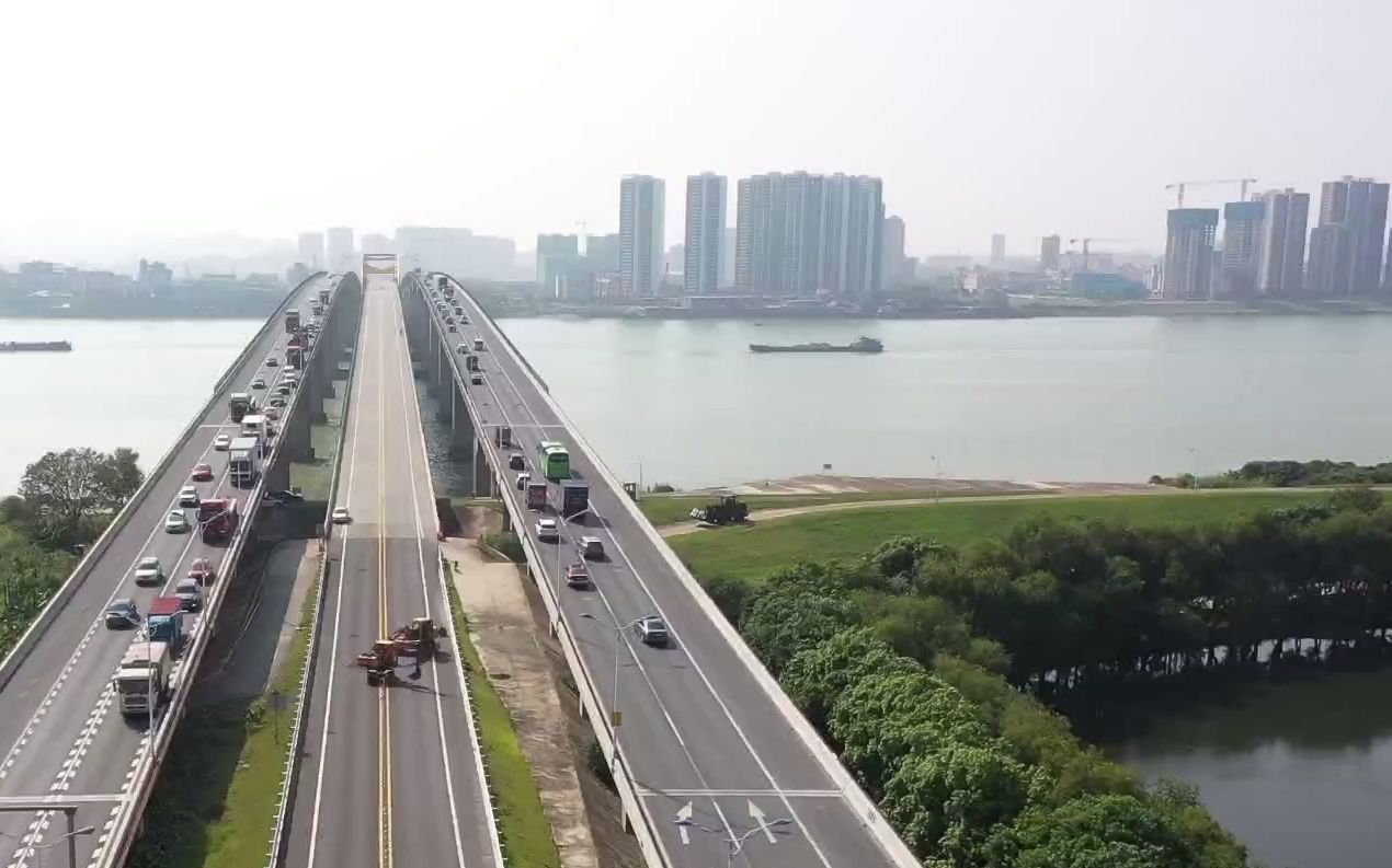 高明大桥旧桥今起围蔽作业 绕行车道行车畅通