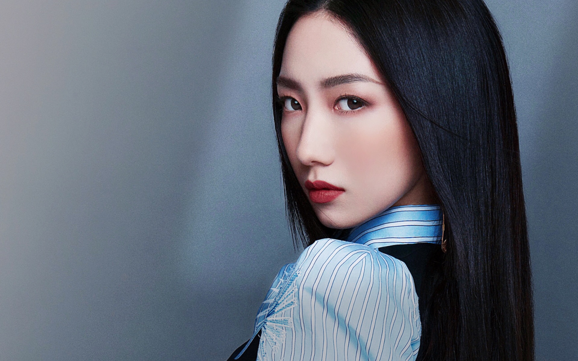 火箭少女101孟美岐 ellmen新青年 孟美岐黑发造型