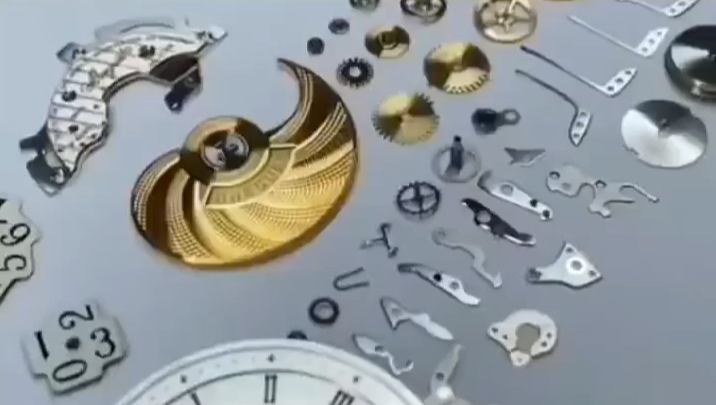 做一个有情怀的修表匠 #机械表#记录日常 #广州站西钟表城 #钟表师