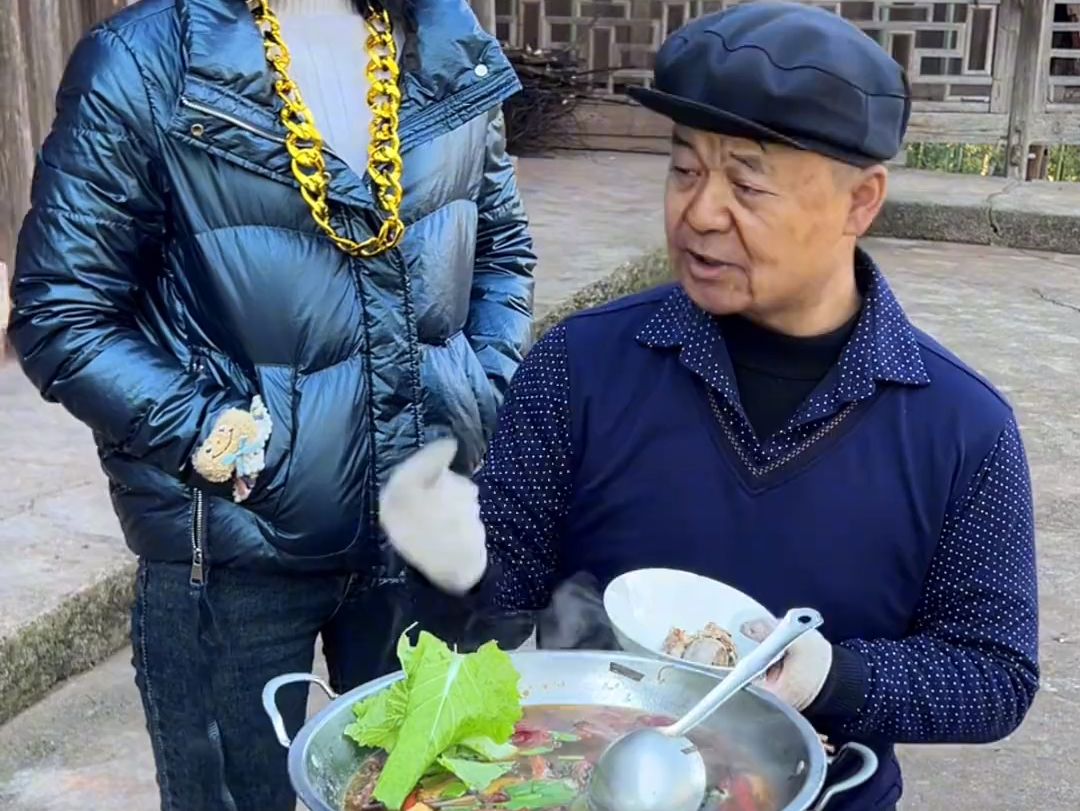 爷爷给你们打一碗菜，你们会喜欢关注爷爷吗？