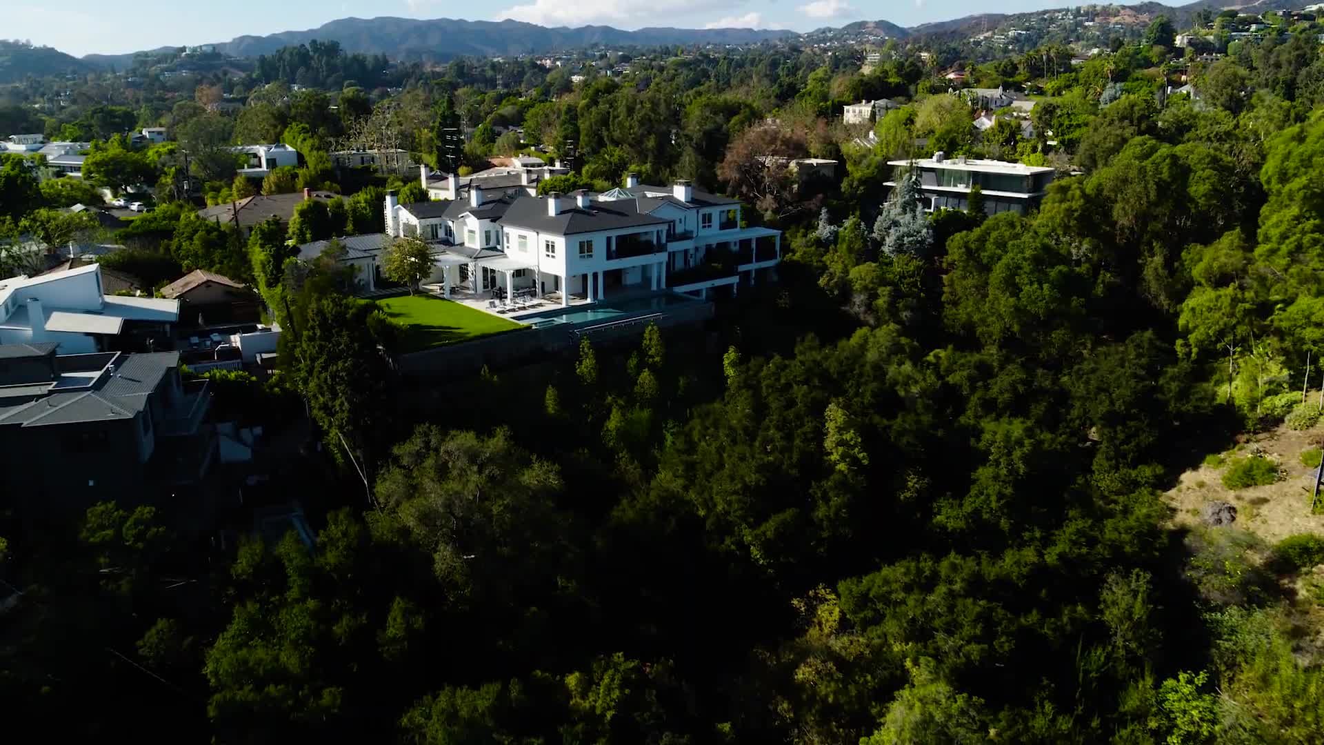 价值3y:白色现代美式庄园,总裁给白莲花女主准备的.