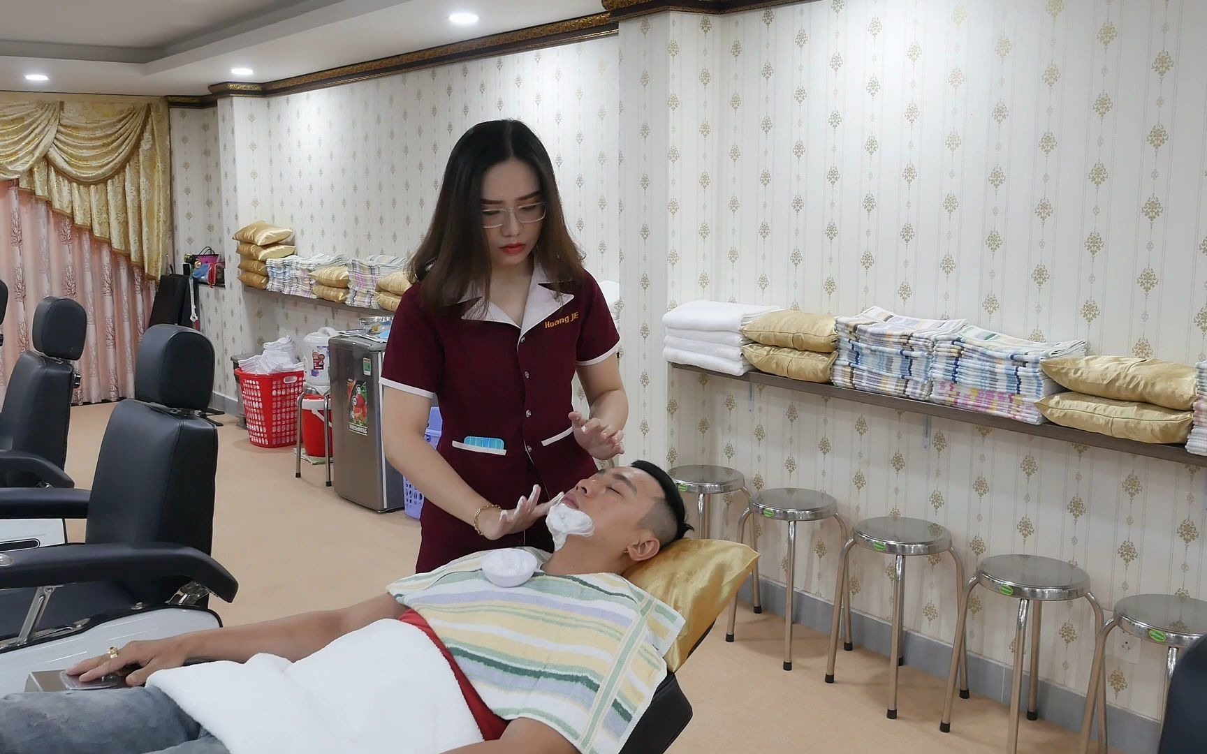 sj20210814越南理发店面部护理全身放松