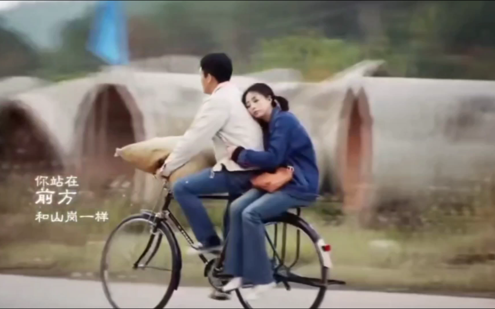 【孙楠】《向往》由张译,殷桃领衔主演的电视剧《鸡毛飞上天》主题曲