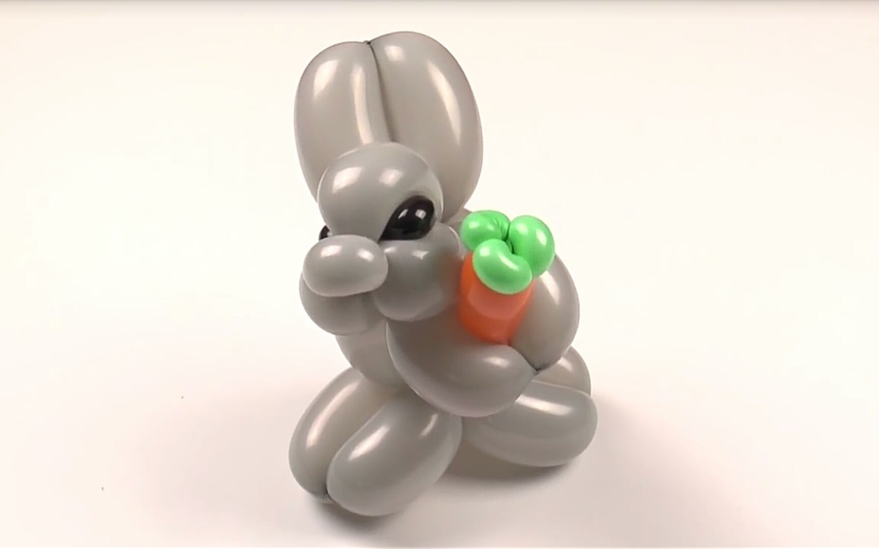 【油管】大叔教你扭气球→抱着萝卜的兔子~_哔哩哔哩_bilibili