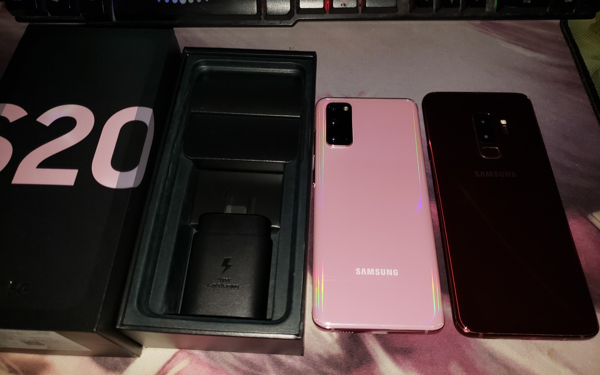 国行三星s20中杯柔雾粉开箱,粉色万岁_哔哩哔哩_bilibili