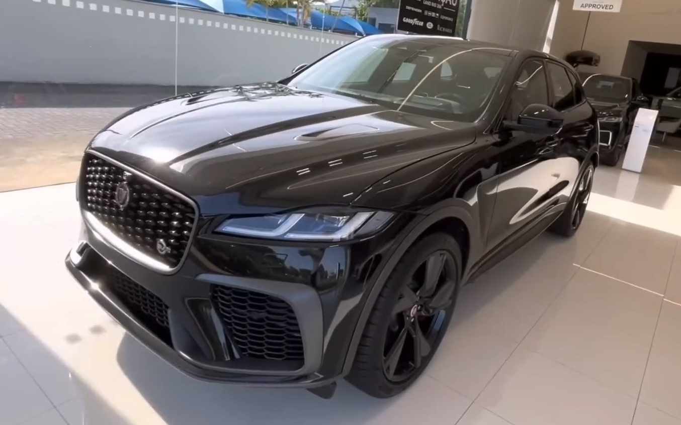 【garagem rj】门店实拍 捷豹 f-pace svr 5.0 v8 圣托里尼黑 2023款