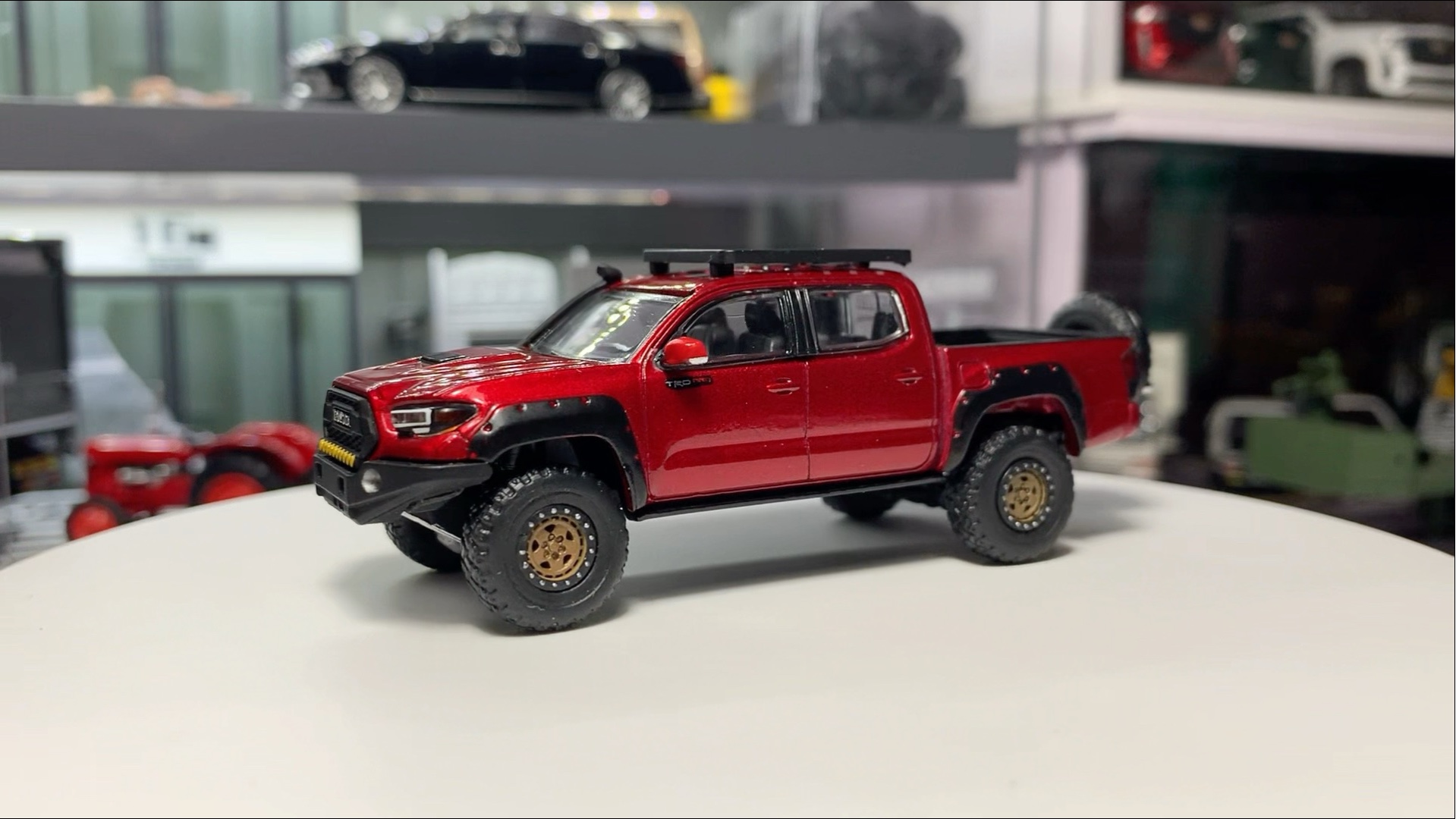 um 丰田塔科马皮卡 红色露营版