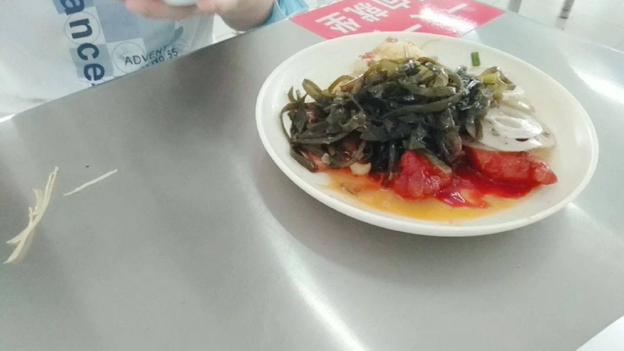 淮南联合大学三楼食堂的饭很便宜