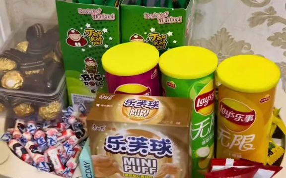 【汤哥仨娃爸】孩子们的幸福从一堆零食开始……开学前还不忘备货……2022.9.1哔哩哔哩bilibili