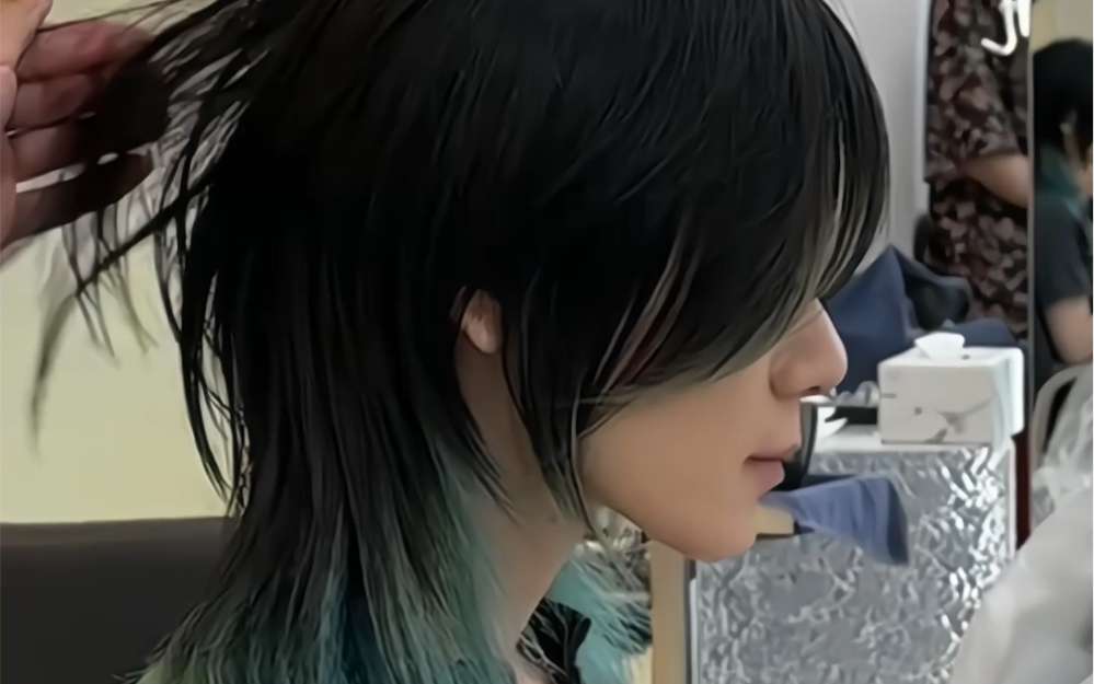 不一定斩男但是一定斩女的狼尾鲻鱼头挑染