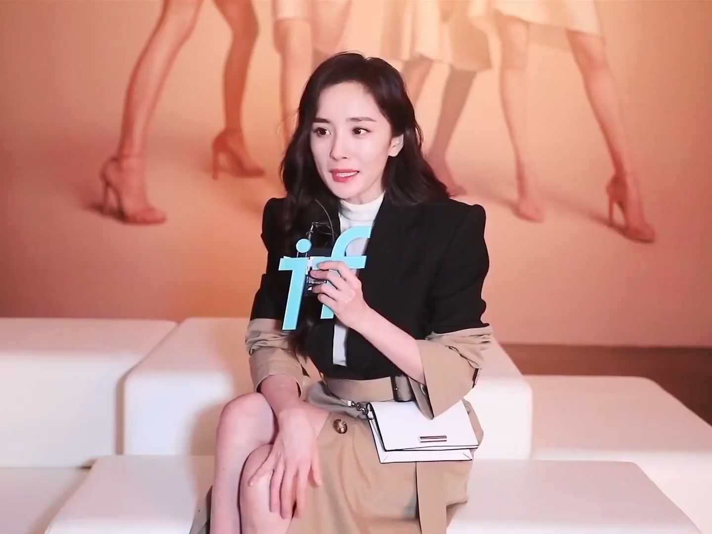 杨幂在日本被做成娃娃,做工粗糙却遭宅男们疯抢,网友:真想买!