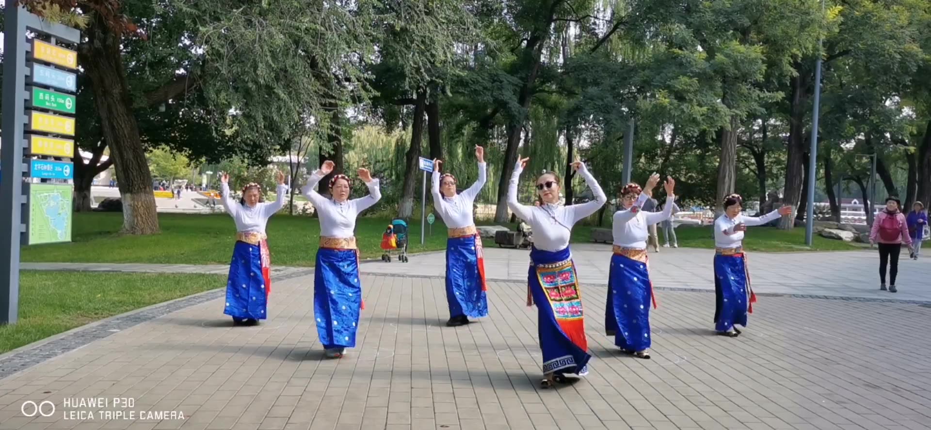 [图]锅庄舞《在那草地上》张健龙老师编舞 缘来有您—北京龙潭湖锅庄队-在那草地上-