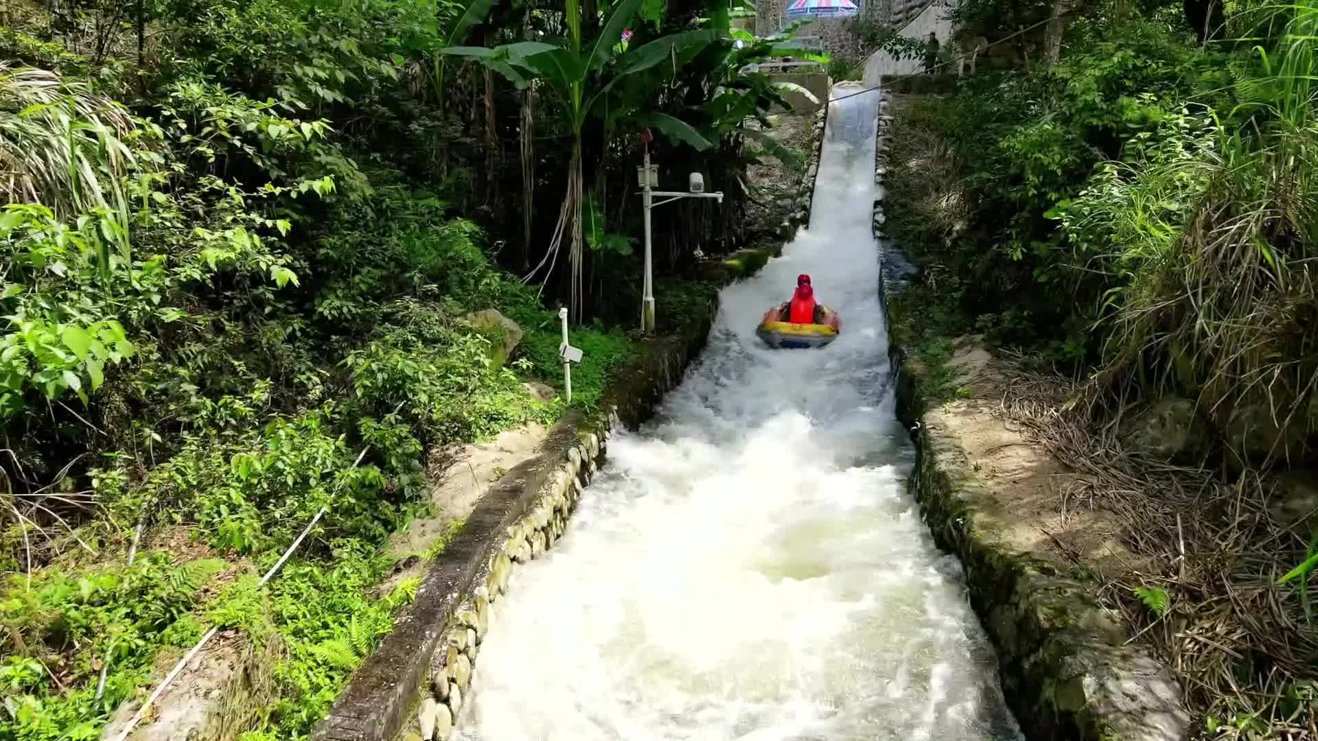 这个夏天总要带上那个ta来福建龙岩森林水乡九溪庐漂流吧