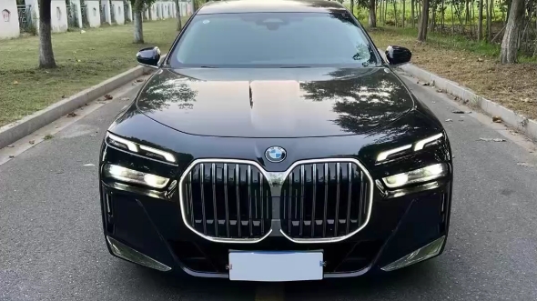 63w,23年宝马735li,3.0t轻混自动科技运动型